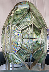 170px-Fresnel_Lens_at_Point_Arena_Lighthouse_Museum