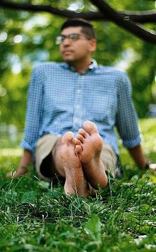 Summer_time_feet_in_Central_Park